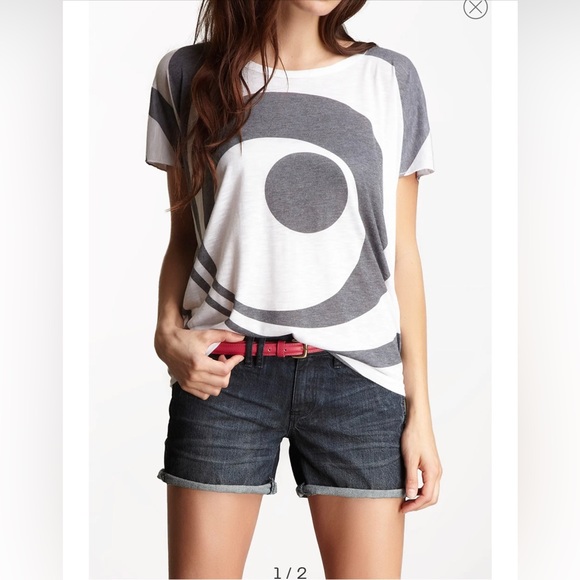 Go Couture Tops - Go Couture White Tee (NWOT)